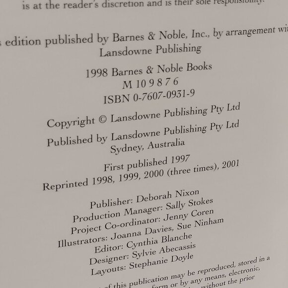 📚 Spells: Spellcraft to Bring Magic to Your Life and Reality to Your Desires - Picture 5 of 5